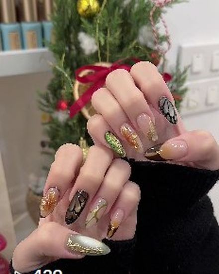 Mẫu nail hoa trắng