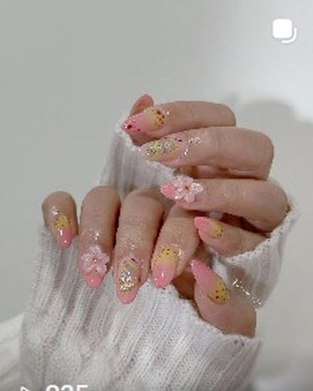 Mẫu nail thiết kế